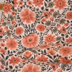 Tissu cretonne coton Hampi motif fleurs camel et vert – OEKO TEX