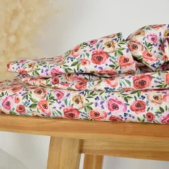 Tissu cretonne coton Honorine motif fleurs rouges et roses – OEKO TEX