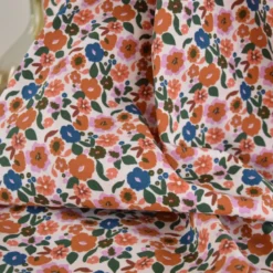 Tissu cretonne coton Jany motif fleurs camel et écru – OEKO TEX