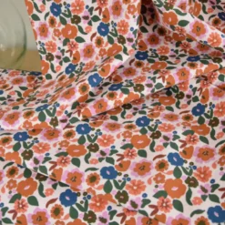 Tissu cretonne coton Jany motif fleurs camel et écru – OEKO TEX