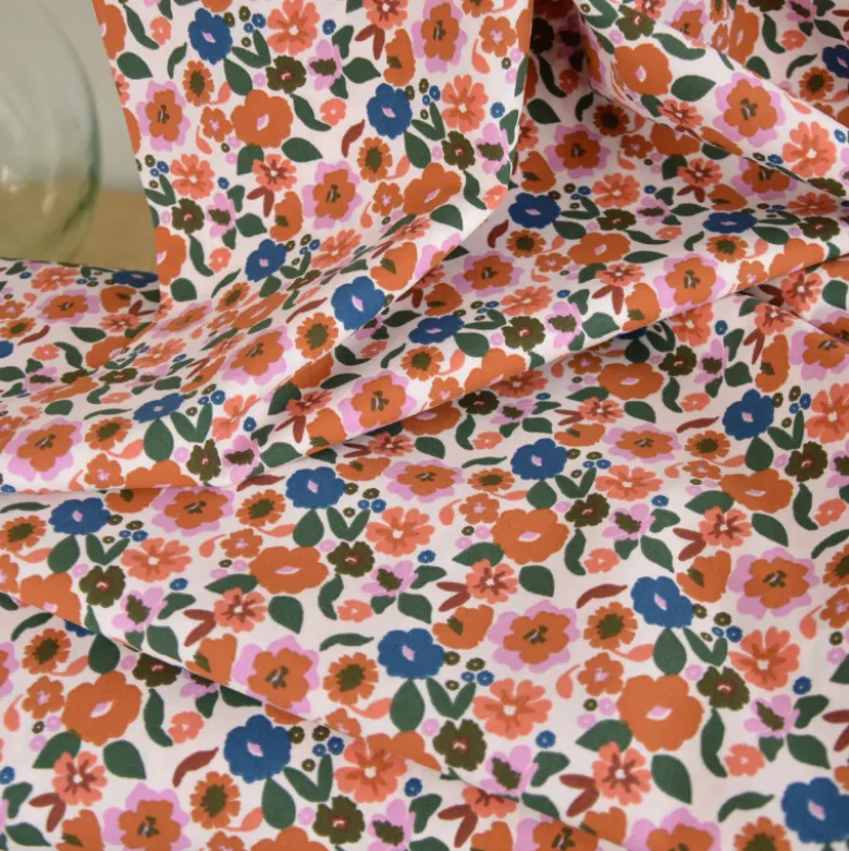 Tissu cretonne coton Jany motif fleurs camel et écru – OEKO TEX