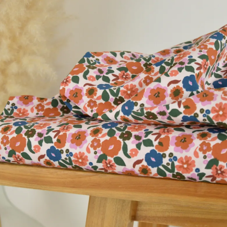 Tissu cretonne coton Jany motif fleurs camel et écru – OEKO TEX