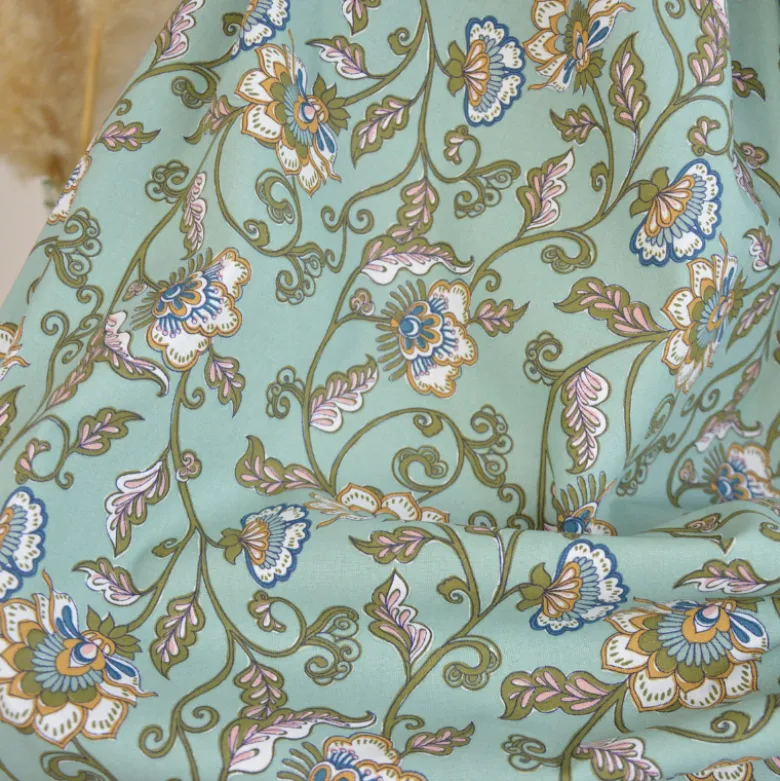 Tissu cretonne coton Kinsta motif fleurs bronze fond vert – OEKO TEX