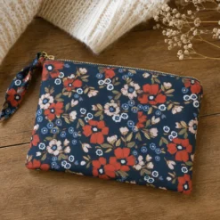 Tissu cretonne coton Odace motif fleurs fond marine – OEKO TEX