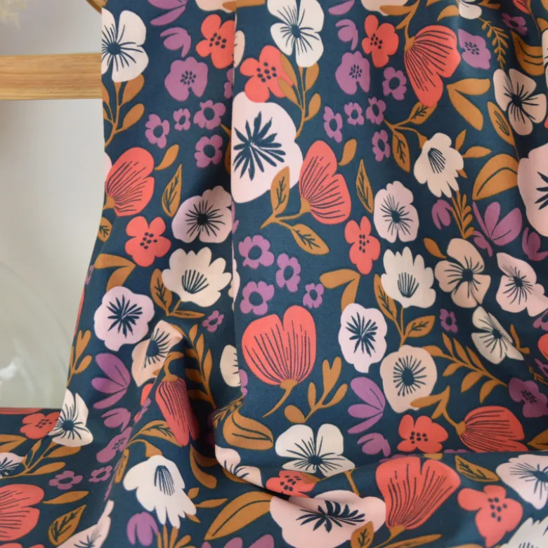 Tissu cretonne coton Palawa motif fleurs fond bleu – OEKO TEX