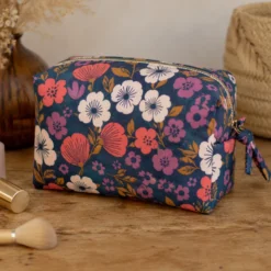 Tissu cretonne coton Palawa motif fleurs fond bleu – OEKO TEX