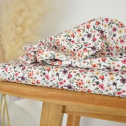 Tissu cretonne coton Sysy motif fleurs prunes et rouges – OEKO TEX