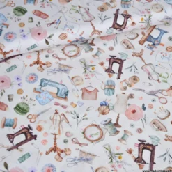Tissu cretonne de coton Fanfreluche motif couture et mercerie - OEKO TEX