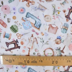 Tissu cretonne de coton Fanfreluche motif couture et mercerie - OEKO TEX