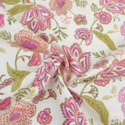 Tissu Cretonne de Coton Khonoma - Motif Fleurs Roses et Paisley Fond Écru