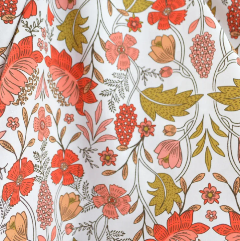 Tissu Cretonne de Coton Lizula motif fleurs rouges et roses fond blanc