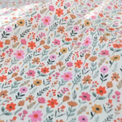 Tissu Cretonne de Coton Maddy motif fleurs roses fond écru