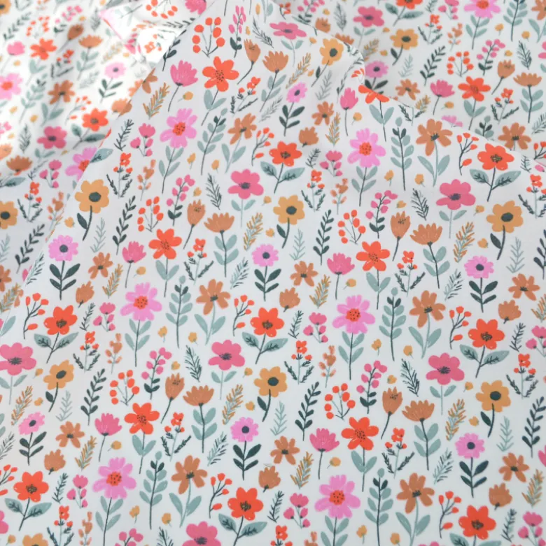 Tissu Cretonne de Coton Maddy motif fleurs roses fond écru