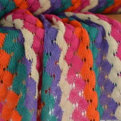 Tissu crochet à rayures multicouleurs