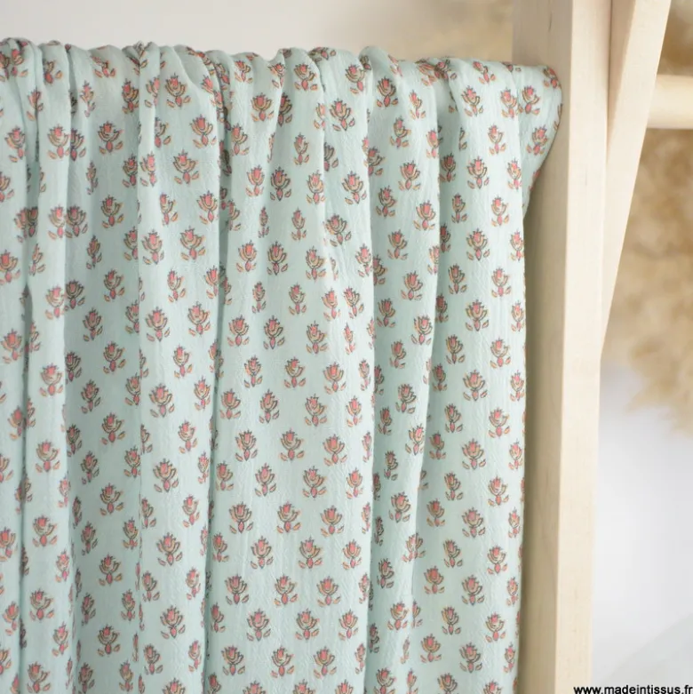 Tissu crêpe de coton motif fleurs Indiennes fond céladon - OEKO TEX