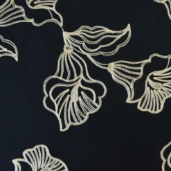 Tissu crêpe de Viscose brodé fleurs fond noir