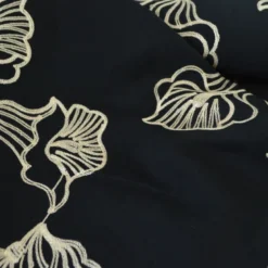 Tissu crêpe de Viscose brodé fleurs fond noir