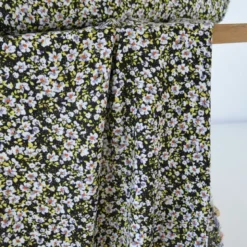 Tissu crêpe de Viscose Isée motif fleurs fond noir