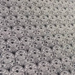Tissu demi-natté motif art déco noir fond Blanc