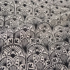 Tissu demi-natté motif art déco noir fond Blanc