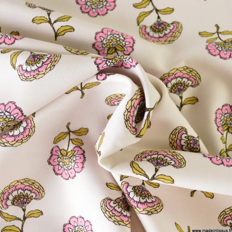 Tissu demi-natté motif fleurs roses et ocre fond écru
