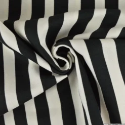 Tissu Demi-Natté Rayé – Noir & Blanc – Coton épais ameublement