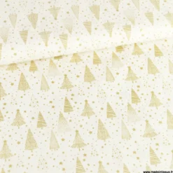 Tissu de Noël motif foret de sapins et étoiles or fond blanc cassé - OEKO TEX