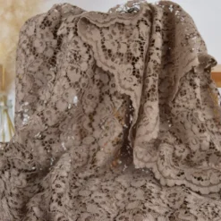 Tissu Dentelle festonnée Taupe - Donatella