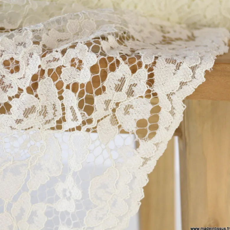 Tissu Dentelle guipure festonnée écru - Donatella