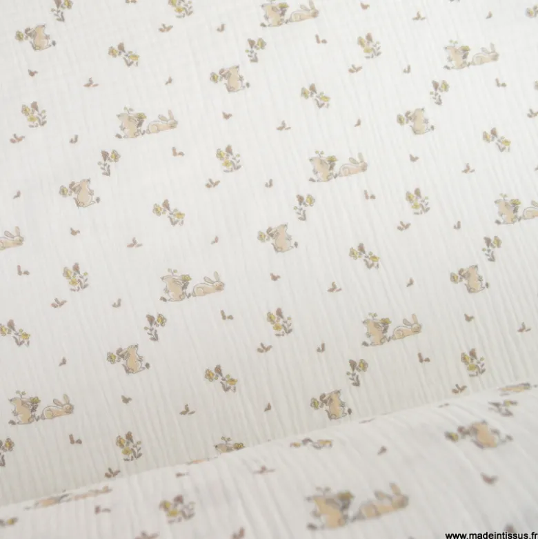 Tissu Double Gaze Bio – Motif Lapins beige & Fleurs