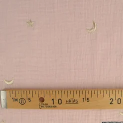 Tissu Double gaze brodée lunes et étoiles fond rose pale - OEKO TEX