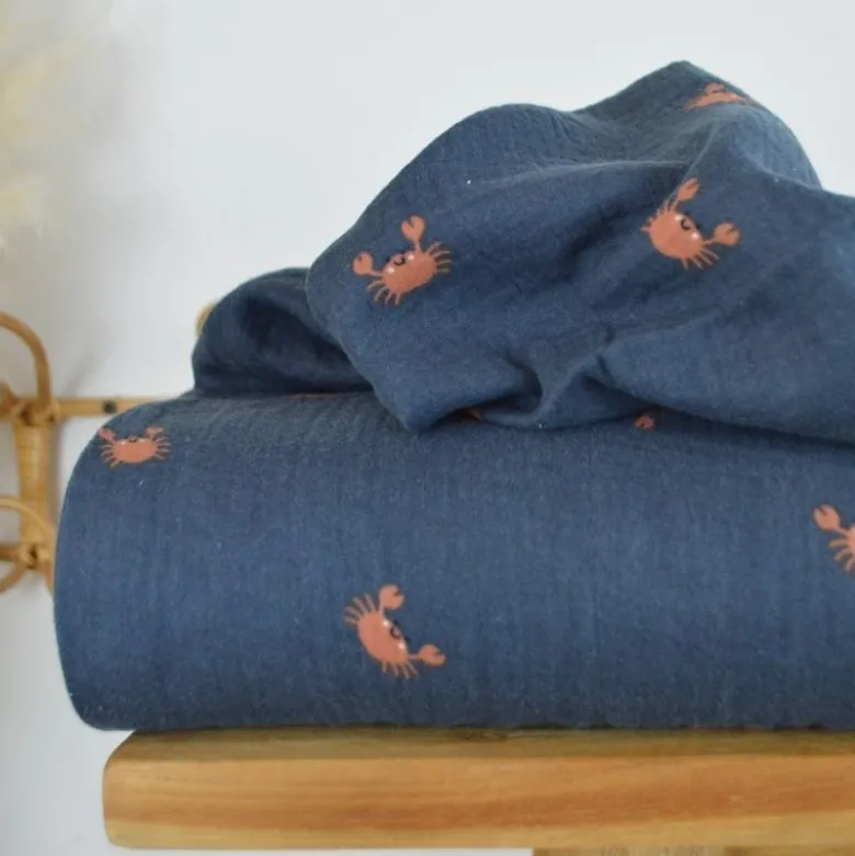 Tissu Double gaze coton motif crabes fond bleu marine - OEKO TEX