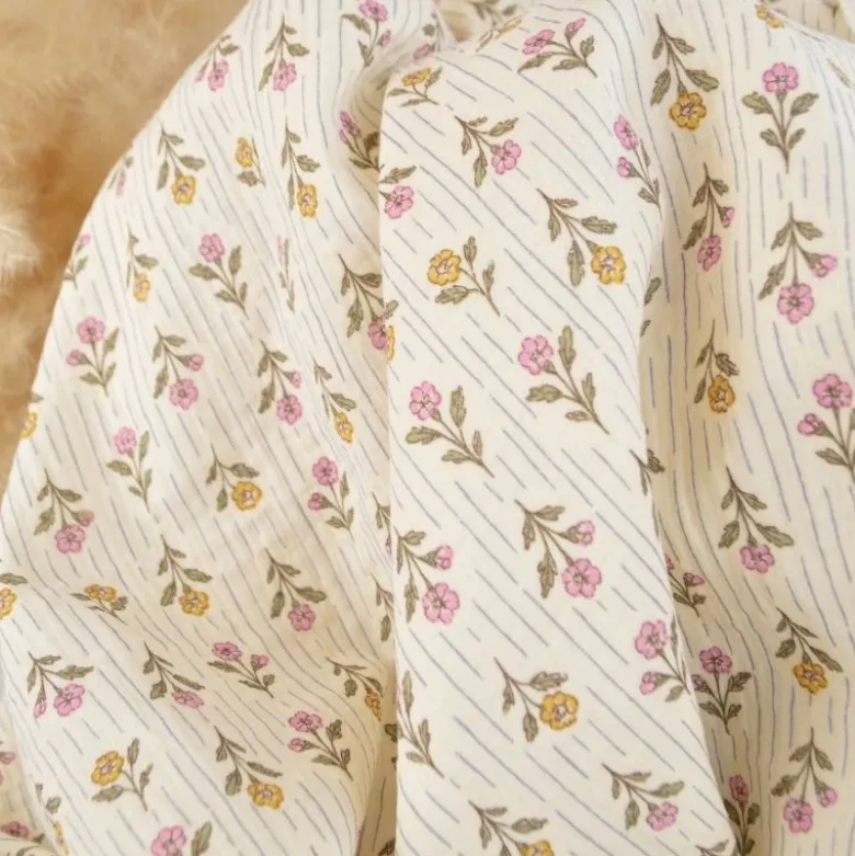 Tissu double gaze de coton Aesa fleurs vertes fond écru