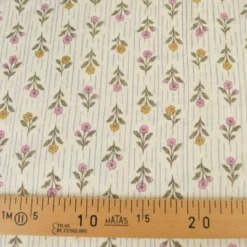 Tissu double gaze de coton Aesa fleurs vertes fond écru