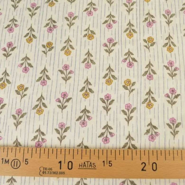 Tissu double gaze de coton Aesa fleurs vertes fond écru