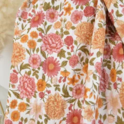 Tissu double gaze de coton Elisabeth motif fleurs tons roses et ocre