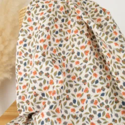 Tissu double gaze de coton Flavie fleurs fond Latté