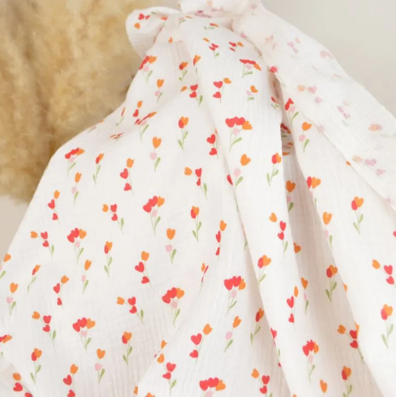Tissu double gaze de coton Mariotte motif fleurs coeurs