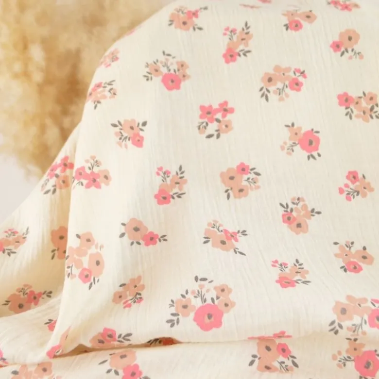 Tissu double gaze de coton Molisa fleurs rose fond écru