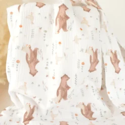 Tissu double gaze de coton Nominoé motif ours et oies fond blanc