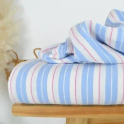 Tissu double gaze de coton Poppy motif rayures bleues fond blanc - OEKO TEX