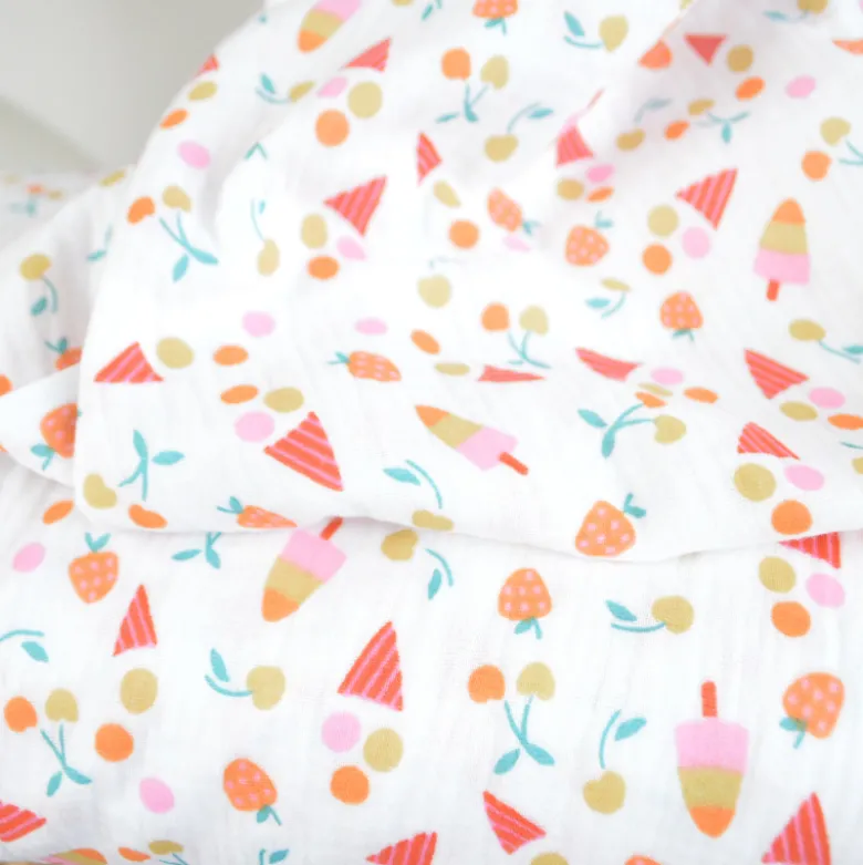 Tissu double gaze de coton Yummy motif cornets de glaces et esquimaux