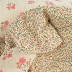 Tissu double gaze matelassé Vertical Molisa et Caseille motif fleurs