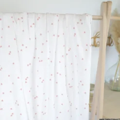 Tissu Double gaze motif coeurs roses pâle fond blanc - OEKO TEX