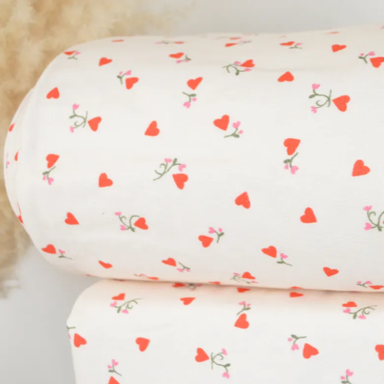 Tissu Eponge de coton monoface Ilove motif coeurs fond écru