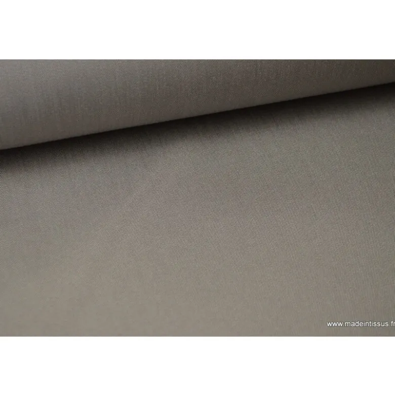 Tissu extérieur polypro gris.