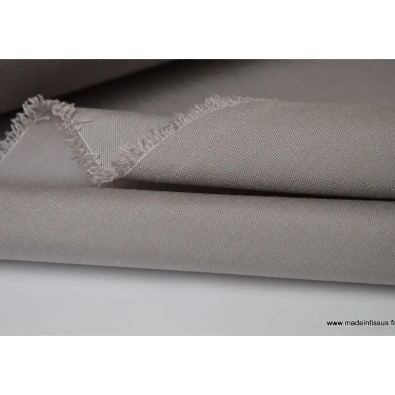 Tissu extérieur polypro gris.