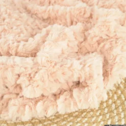 Tissu fausse fourrure rose poudré