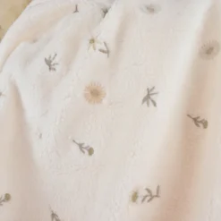 Tissu Fausse Fourrure Sherpa Odette brodée fleurs tons sur tons - OEKO TEX