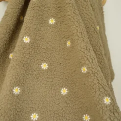 Tissu Fausse Fourrure Sherpa brodée fleurs - Taupe